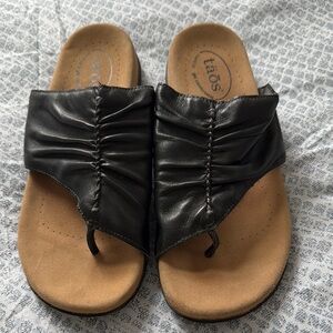 Taos Footwear Black Sandals